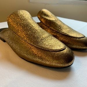 Gold slide Kenneth Cole Loafers. Size 10.